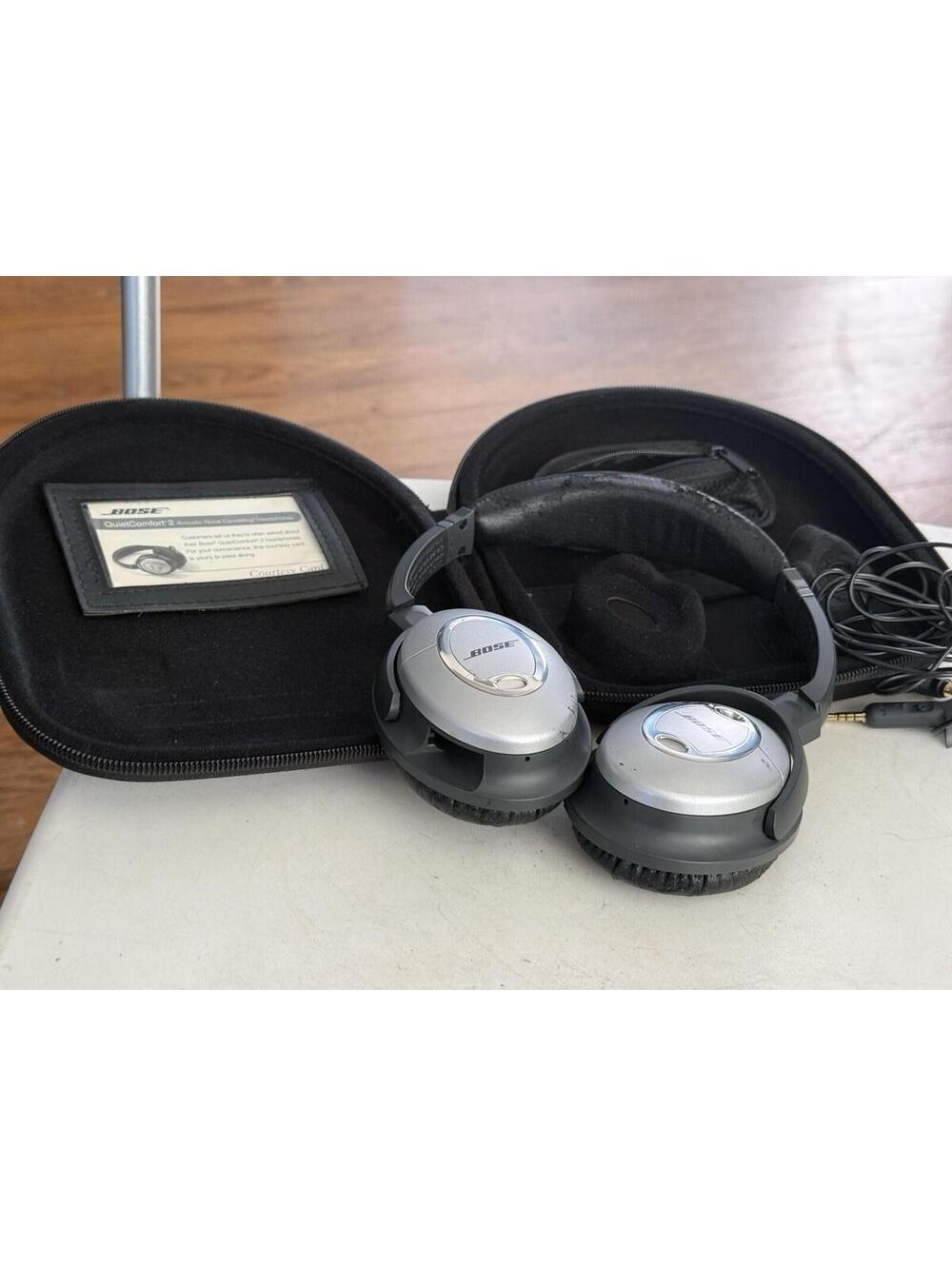 Bose QuietComfort 2 QC-2 Noise Canceling Headphones W/case ( Read)